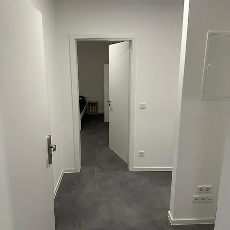 7 Personen 3 Schlafzimmer Balkon Zentrale Lage Apartment *
