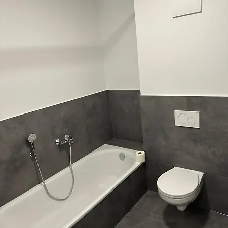 7 Personen 3 Schlafzimmer Balkon Zentrale Lage
