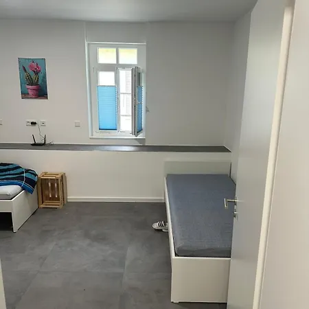 7 Personen 3 Schlafzimmer Balkon Zentrale Lage *