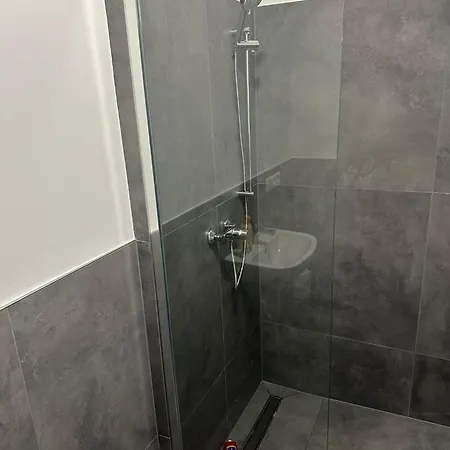 7 Personen 3 Schlafzimmer Balkon Zentrale Lage